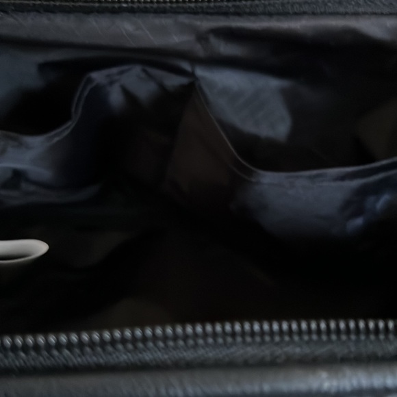 Nylon Toiletries Bag EUC - Picture 4 of 10